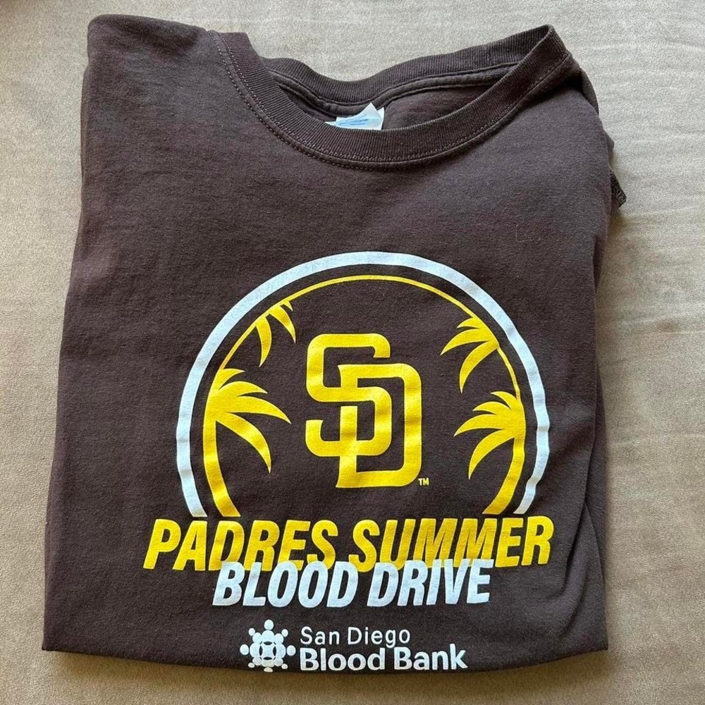 Vintage San Diego Padres brown and‎ yellow tee